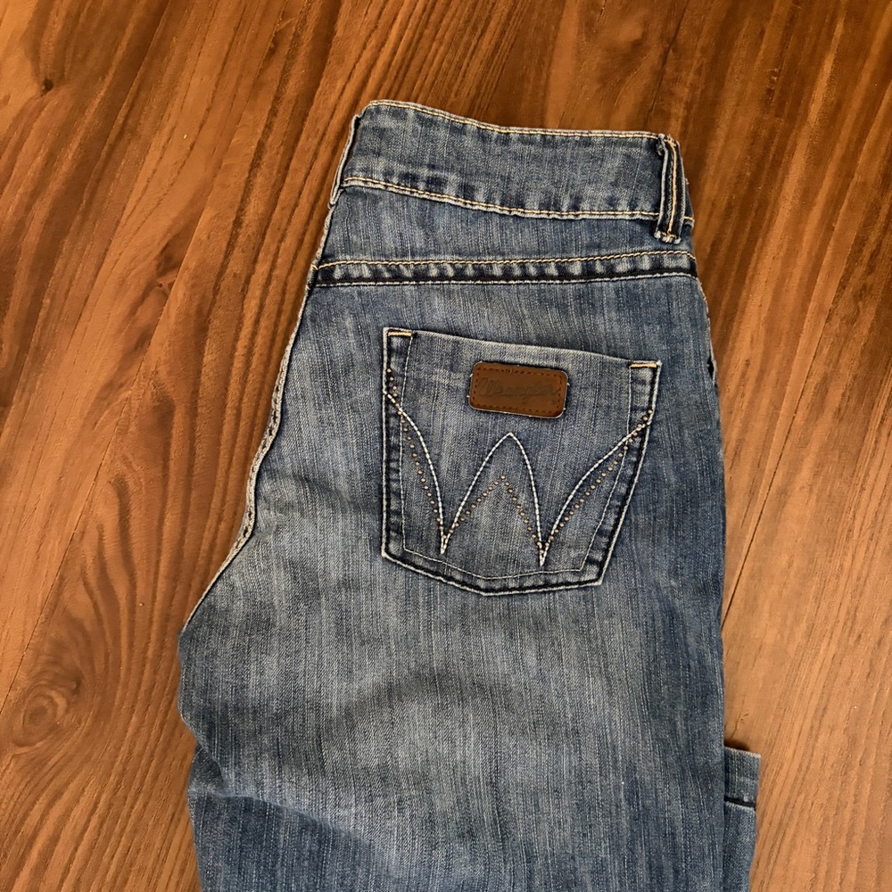 Wrangler low rise medium wash denim jeans - Picture 11 of 12